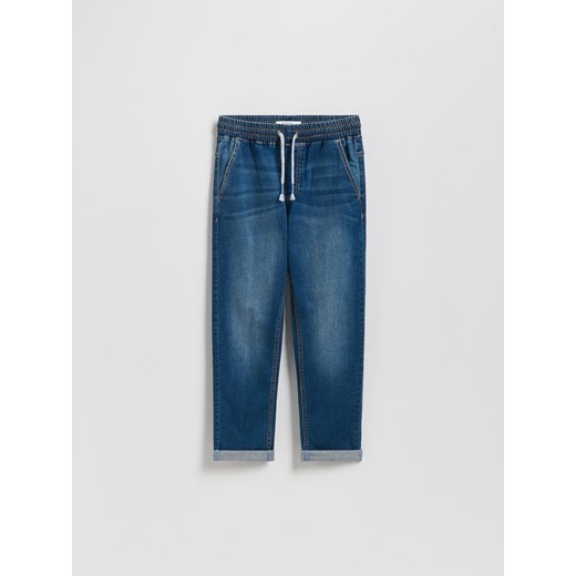 Reserved - Elastyczne jeansy carrot - niebieski ze sklepu Reserved w kategorii Spodnie chłopięce - zdjęcie 186400925