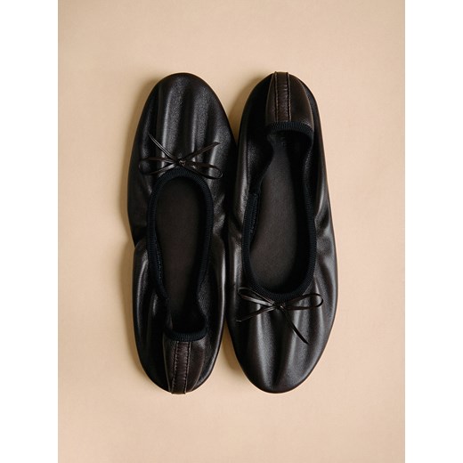 Reserved - Baleriny z kokardą - ciemnobrązowy ze sklepu Reserved w kategorii Balerinki - zdjęcie 186405147