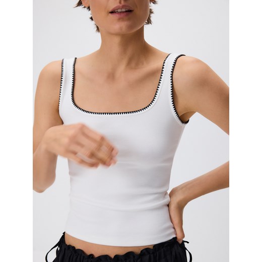 Reserved - Top z modalem - biały ze sklepu Reserved w kategorii Bluzki damskie - zdjęcie 186405857