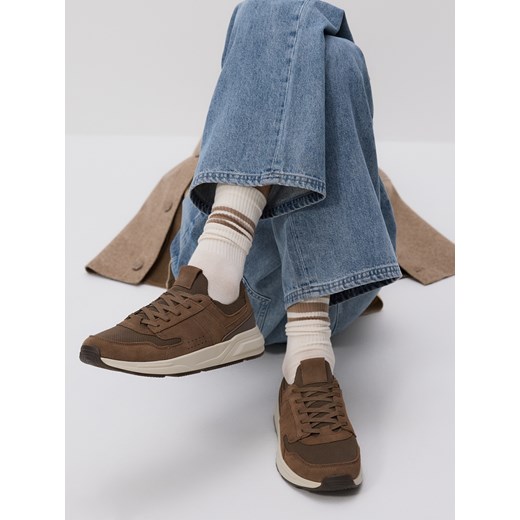 Reserved - Zamszowe sneakersy - brązowy ze sklepu Reserved w kategorii Buty sportowe męskie - zdjęcie 186405897