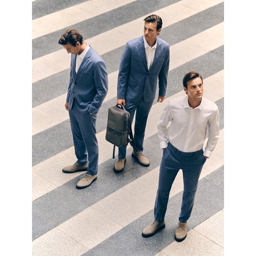 Reserved - Zamszowe półbuty - beżowy ze sklepu Reserved w kategorii Półbuty męskie - zdjęcie 186406006