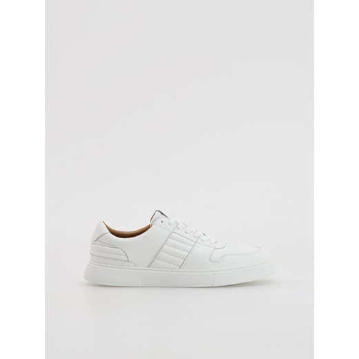 Reserved - Skórzane sneakersy - biały ze sklepu Reserved w kategorii Trampki męskie - zdjęcie 186406016