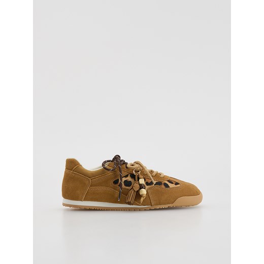 Reserved - Skórzane sneakersy - beżowy ze sklepu Reserved w kategorii Buty sportowe damskie - zdjęcie 186409247