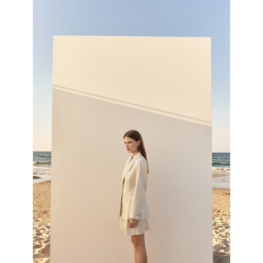 Reserved - Szorty z lnem - beżowy ze sklepu Reserved w kategorii Szorty - zdjęcie 186409837