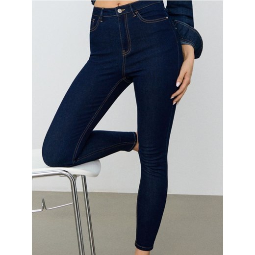 Sinsay - Spodnie jeansowe skinny - niebieski ze sklepu Sinsay w kategorii Jeansy damskie - zdjęcie 186413779