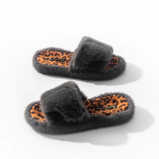 Damskie kapcie z futerkiem - Szary 36 ze sklepu Intimica.pl w kategorii Kapcie damskie - zdjęcie 186416179