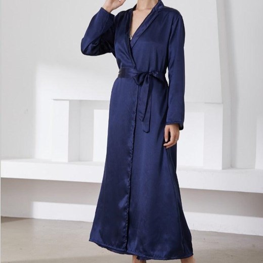 Długi satynowy szlafrok - Granatowy S/M ze sklepu Intimica.pl w kategorii Szlafroki damskie - zdjęcie 186416609