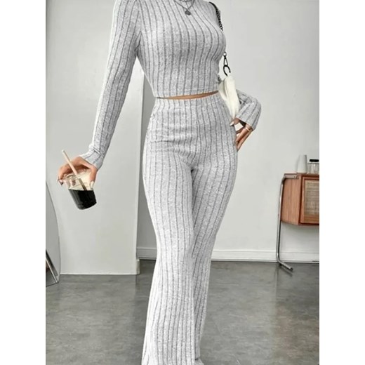 Dwuczęściowy damski zestaw w pręgi - Szary S ze sklepu Intimica.pl w kategorii Komplety i garnitury damskie - zdjęcie 186416898