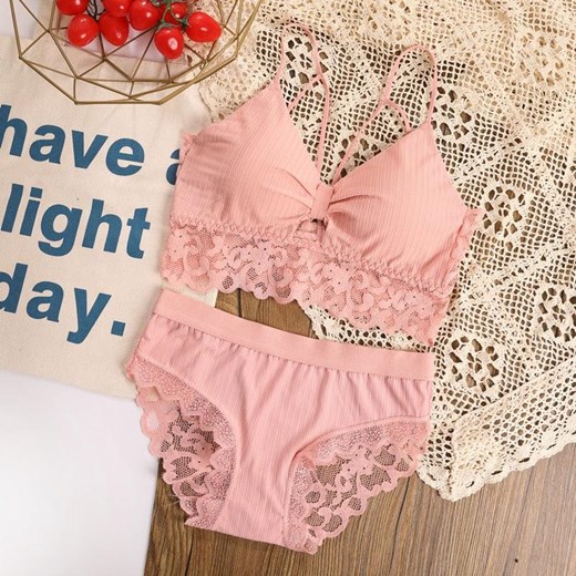 Komplet bielizny z marszczeniem na biuście - Różowy Uniwersalny ze sklepu Intimica.pl w kategorii Komplety bielizny damskiej - zdjęcie 186419055