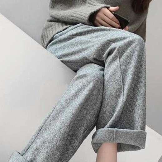 Luźne spodnie o prostej nogawce - Szary S ze sklepu Intimica.pl w kategorii Spodnie damskie - zdjęcie 186420758