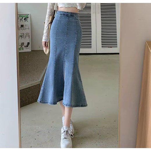 Spódnica jeansowa midi z rozcięciem - Niebieski S ze sklepu Intimica.pl w kategorii Spódnice - zdjęcie 186423536