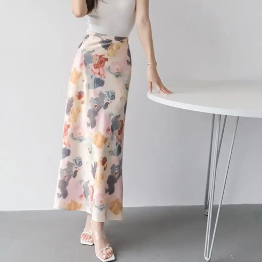 Spódnica satynowa maxi we wzory - Kremowy M ze sklepu Intimica.pl w kategorii Spódnice - zdjęcie 186423696