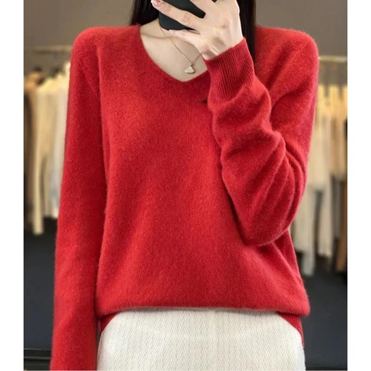 Wełniany klasyczny sweterek - Czerwony M ze sklepu Intimica.pl w kategorii Swetry damskie - zdjęcie 186425337