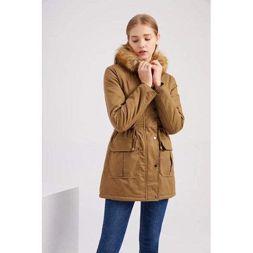 Zimowa kurtka damska z futerkiem przy kapturze i podszewką - Brązowy S ze sklepu Intimica.pl w kategorii Kurtki damskie - zdjęcie 186425759