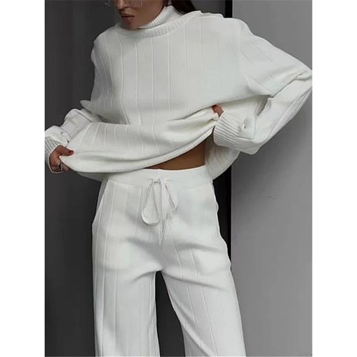 Zimowy komplet damski - Biały Uniwersalny ze sklepu Intimica.pl w kategorii Komplety i garnitury damskie - zdjęcie 186425809