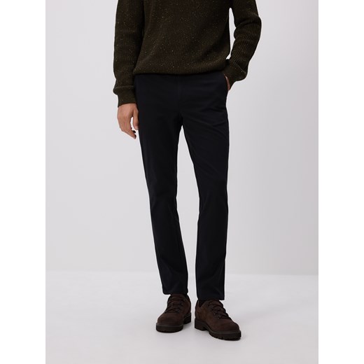 Reserved - Spodnie chino slim fit - czarny ze sklepu Reserved w kategorii Spodnie męskie - zdjęcie 186430385