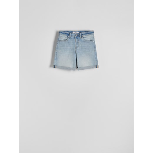 Reserved - Jeansowe szorty z podwiniętymi nogawkami - niebieski ze sklepu Reserved w kategorii Szorty - zdjęcie 186431635