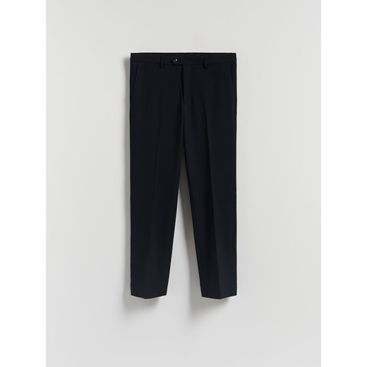 Reserved - Spodnie garniturowe z wiskozą - granatowy ze sklepu Reserved w kategorii Spodnie męskie - zdjęcie 186431876