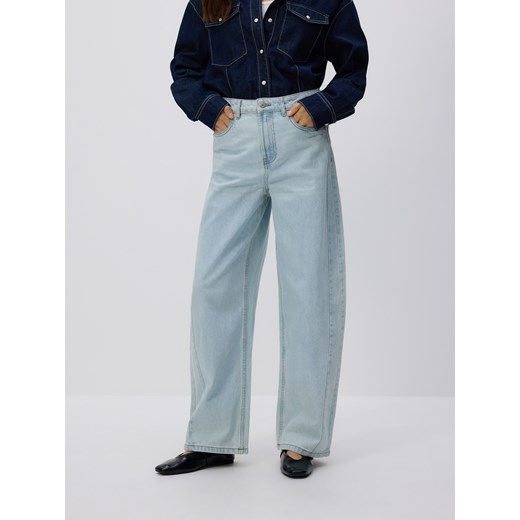 Reserved - Jeansy barrel leg - niebieski ze sklepu Reserved w kategorii Jeansy damskie - zdjęcie 186432428