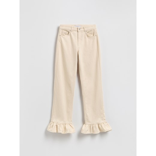 Reserved - Jeansy z falbankami - kremowy ze sklepu Reserved w kategorii Jeansy damskie - zdjęcie 186435328