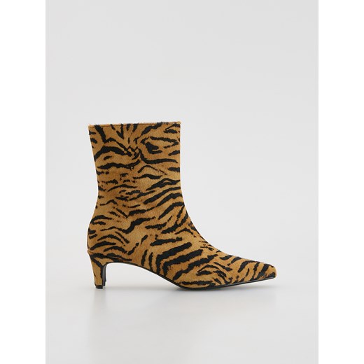Reserved - Skórzane botki ze zwierzęcym wzorem - wielobarwny ze sklepu Reserved w kategorii Botki - zdjęcie 186439036