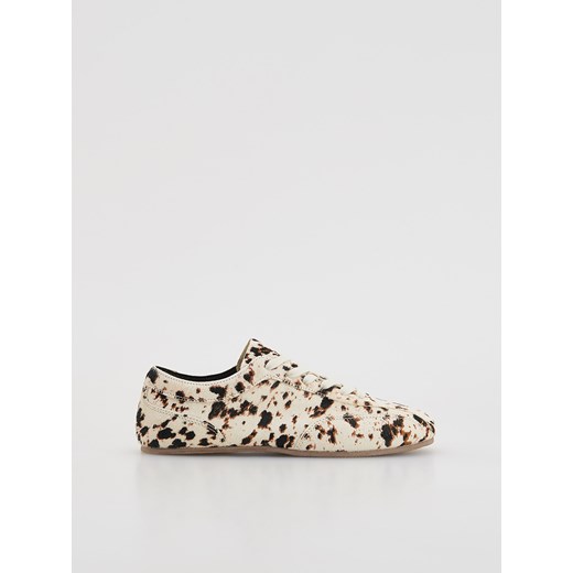 Reserved - Skórzane sneakersy z włosiem - wielobarwny ze sklepu Reserved w kategorii Buty sportowe damskie - zdjęcie 186439047