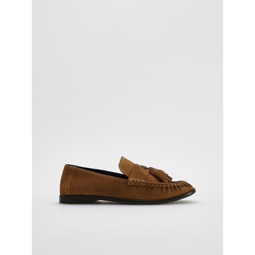 Reserved - Skórzane loafersy - beżowy ze sklepu Reserved w kategorii Mokasyny damskie - zdjęcie 186439235