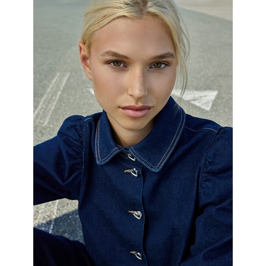 Reserved - Jeansowa koszula z ozdobnymi guzikami - granatowy ze sklepu Reserved w kategorii Bluzki damskie - zdjęcie 186439867