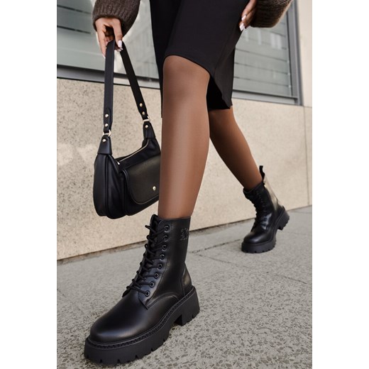 Czarne Botki Workery Vices na Grubej Podeszwie ze Sznurowaniem i Tłoczeniem na Cholewce Neathren ze sklepu born2be.pl w kategorii Botki - zdjęcie 186440876