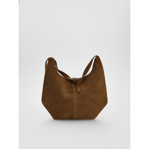 Reserved - Zamszowa torebka hobo - beżowy ze sklepu Reserved w kategorii Listonoszki - zdjęcie 186443558