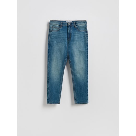 Reserved - Jeansy carrot slim z efektem sprania - indigo jeans ze sklepu Reserved w kategorii Jeansy męskie - zdjęcie 186443918