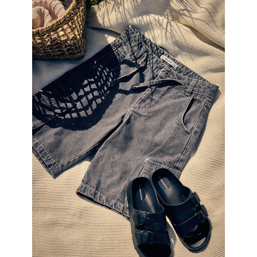 Reserved - Denimowe szorty - czarny ze sklepu Reserved w kategorii Spodenki chłopięce - zdjęcie 186444955