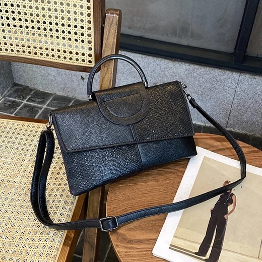 Skórzana torba kopertowa - Czarny ze sklepu Intimica.pl w kategorii Listonoszki - zdjęcie 186456427