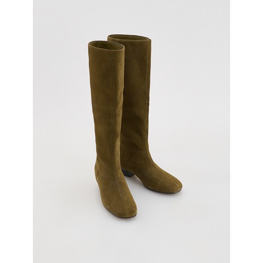 Reserved - Zamszowe kozaki - oliwkowy Reserved 35 Reserved