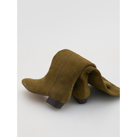 Reserved - Zamszowe kozaki - oliwkowy Reserved 38 Reserved