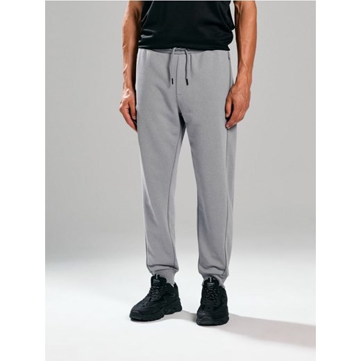 Sinsay - Spodnie regular fit - szary ze sklepu Sinsay w kategorii Spodnie męskie - zdjęcie 186463995