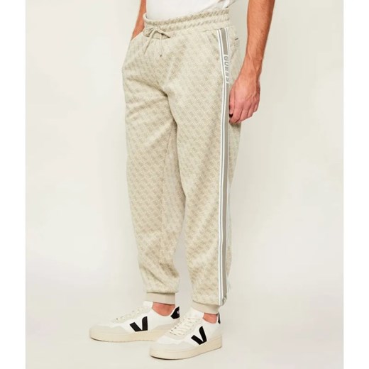 GUESS ACTIVE Spodnie dresowe PARIMO | Regular Fit ze sklepu Gomez Fashion Store w kategorii Spodnie męskie - zdjęcie 186467587