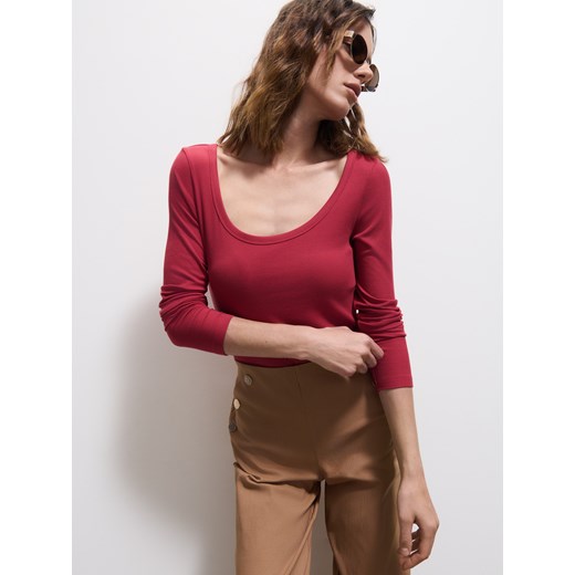 Mohito - Longsleeve z wiskozą - czerwony ze sklepu Mohito w kategorii Bluzki damskie - zdjęcie 186469875