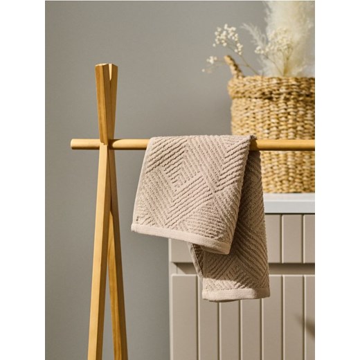 Sinsay - Bawełniany ręcznik z tłoczonym wzorem - beżowy ze sklepu Sinsay w kategorii Ręczniki - zdjęcie 186472055