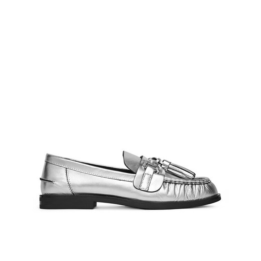 Loafersy Eva Minge PETUNIA-V1792-335-1 Srebrny ze sklepu eobuwie.pl w kategorii Lordsy damskie - zdjęcie 186472297