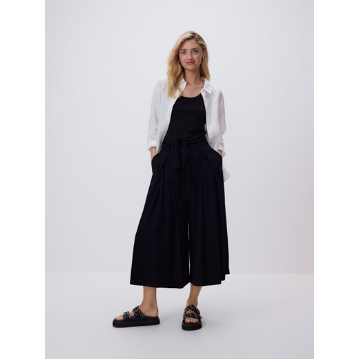 Reserved - Luźne spodnie z wiązaniem - czarny ze sklepu Reserved w kategorii Spodnie damskie - zdjęcie 186489657