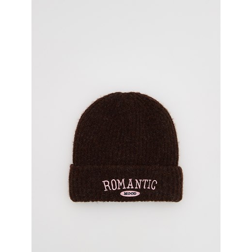 Reserved - Dzianinowa czapka z haftem - mahoniowy ze sklepu Reserved w kategorii Czapki dziecięce - zdjęcie 186491445