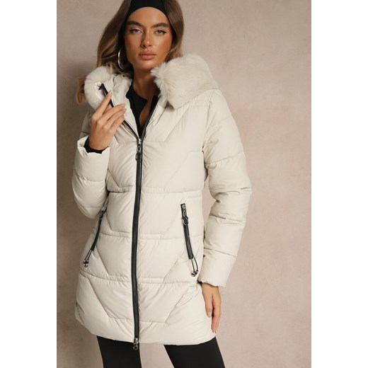 Biała Pikowana Kurtka o Taliowanym Kroju z Kapturem z Futrem Nalessia - id: B8377-71-WHITE - marki Renee - 186491676 Biała Pikowana Kurtka o Taliowanym Kroju z Kapturem z Futrem Nalessia ze sklepu renee.pl w kategorii Kurtki damskie - zdjęcie 186491676
