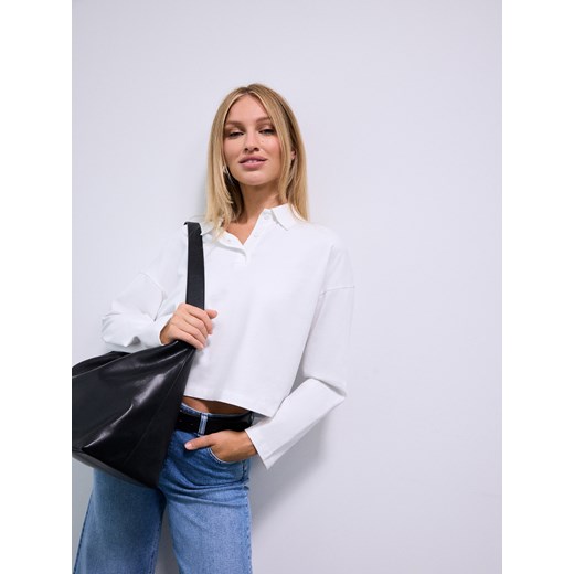 Mohito - Biały longsleeve z kołnierzykiem polo - biały ze sklepu Mohito w kategorii Bluzki damskie - zdjęcie 186493178