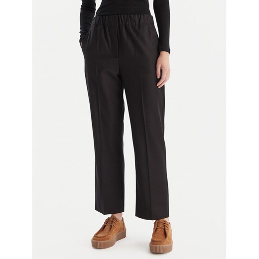 Weekend Max Mara Spodnie materiałowe Hataley 2525136022 Czarny Regular Fit ze sklepu MODIVO w kategorii Spodnie damskie - zdjęcie 186498818
