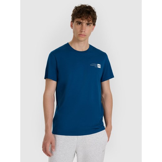 Męski t-shirt z nadrukiem 4F 4FWAW25TTSHM3131 - granatowy ze sklepu Sportstylestory.com w kategorii T-shirty męskie - zdjęcie 186503085