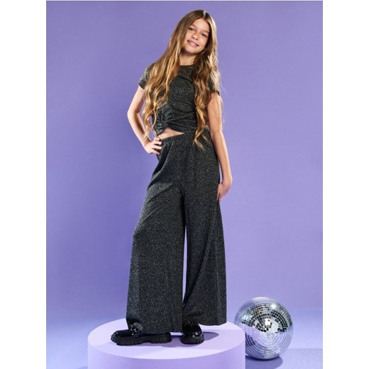 Sinsay - Bluzka z metalizowaną nicią - czarny - id: 332GG-99X - marki Sinsay - 186511088 Sinsay - Bluzka z metalizowaną nicią - czarny ze sklepu Sinsay w kategorii Bluzki dziewczęce - zdjęcie 186511088