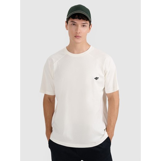 Męski t-shirt oversize 4F 4FWAW25TTSHM2373 - biały ze sklepu Sportstylestory.com w kategorii T-shirty męskie - zdjęcie 186512419