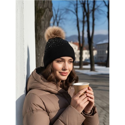 Sinsay - Czapka z pomponem - czarny - id: 773FG-99X - marki Sinsay - 186519236 Sinsay - Czapka z pomponem - czarny ze sklepu Sinsay w kategorii Czapki zimowe damskie - zdjęcie 186519236