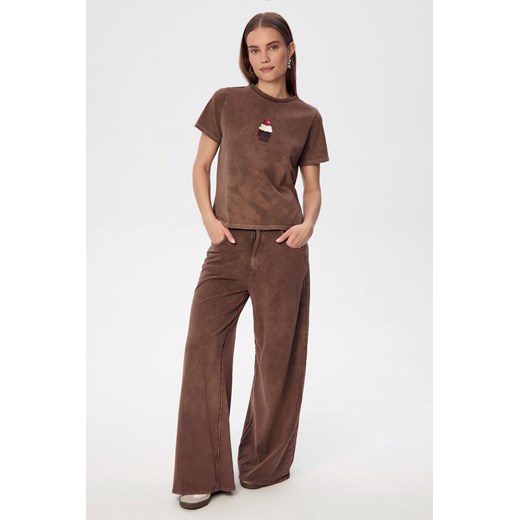 T-SHIRT DAMSKI CHERRY WASHED CHOCO ze sklepu Jemiol w kategorii Bluzki damskie - zdjęcie 186539066